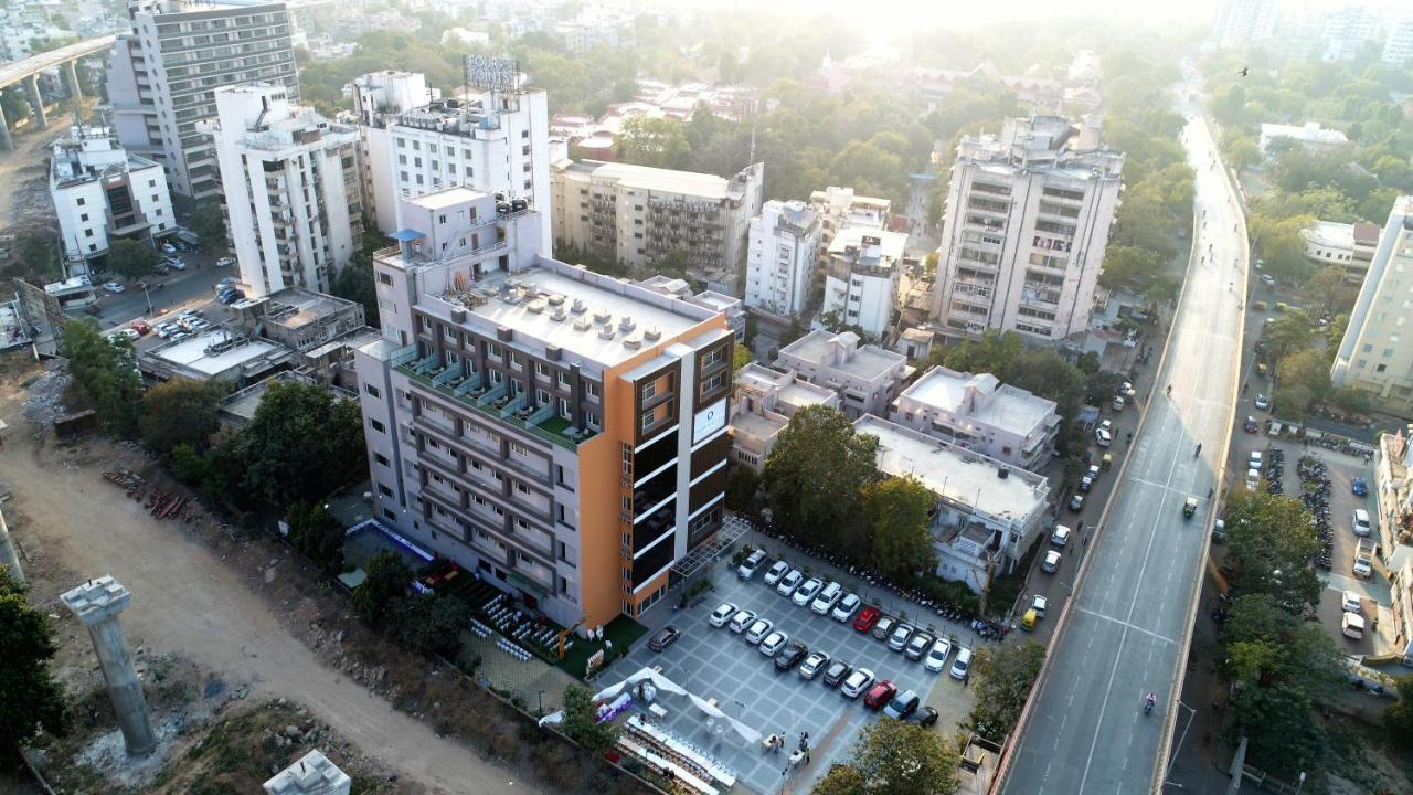 Apricot Hotel , Ahmedabad Extérieur photo