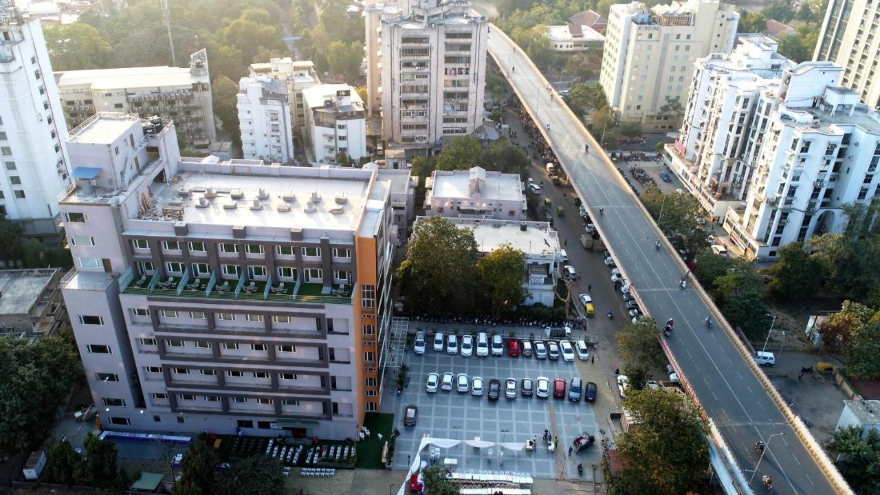 Apricot Hotel , Ahmedabad Extérieur photo