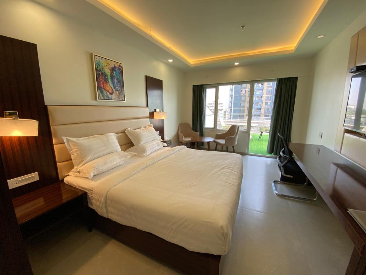 Apricot Hotel , Ahmedabad Extérieur photo