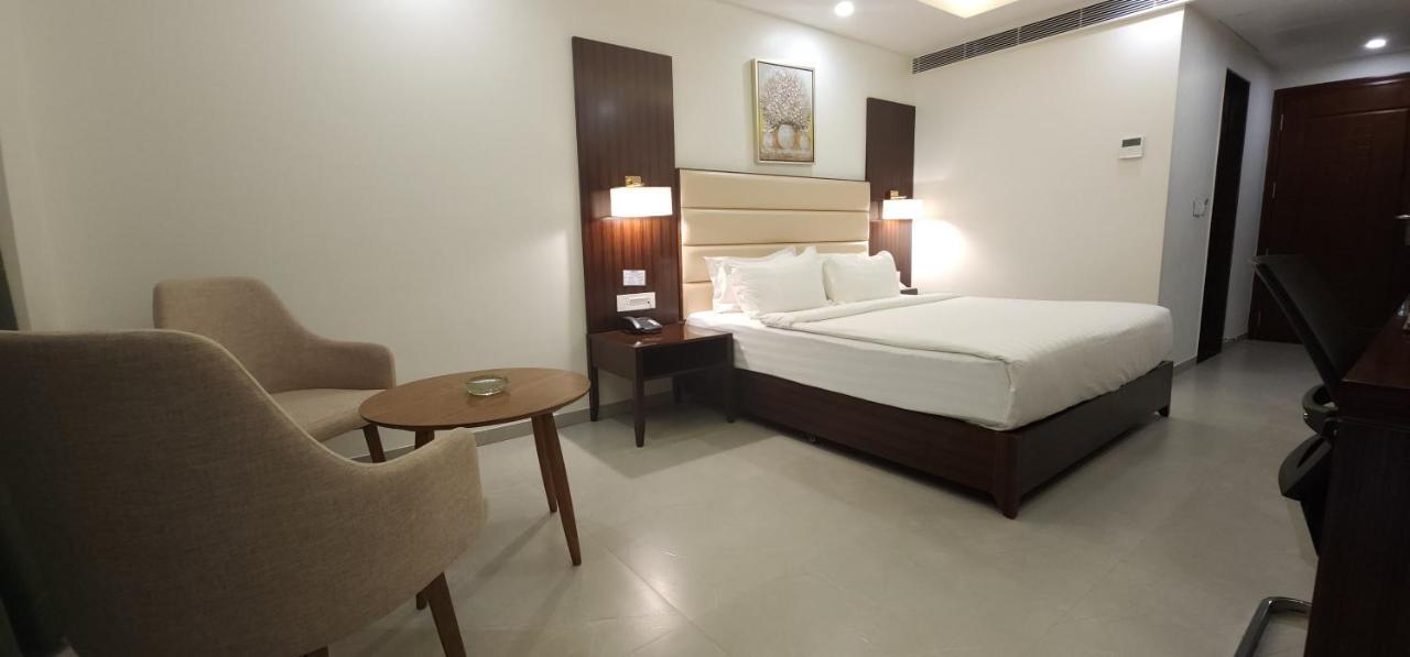 Apricot Hotel , Ahmedabad Extérieur photo