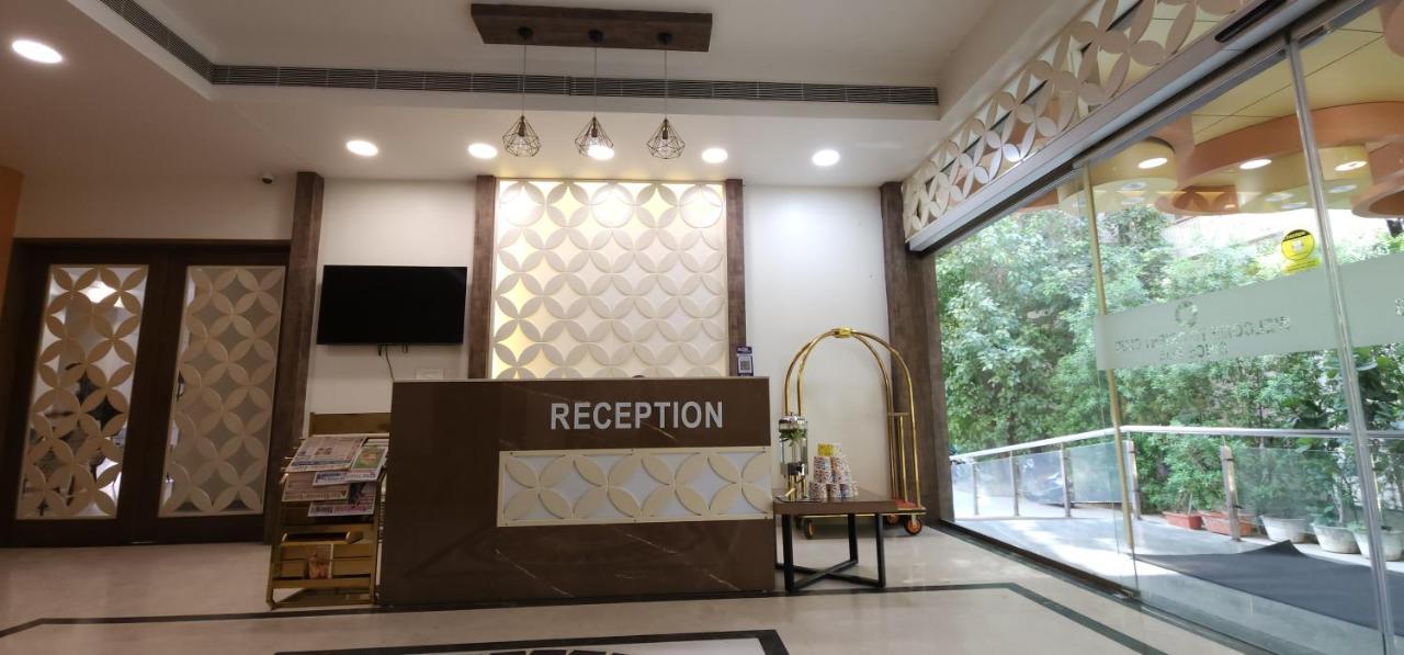 Apricot Hotel , Ahmedabad Extérieur photo