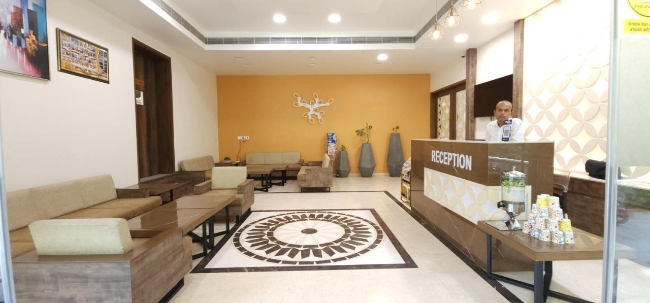 Apricot Hotel , Ahmedabad Extérieur photo