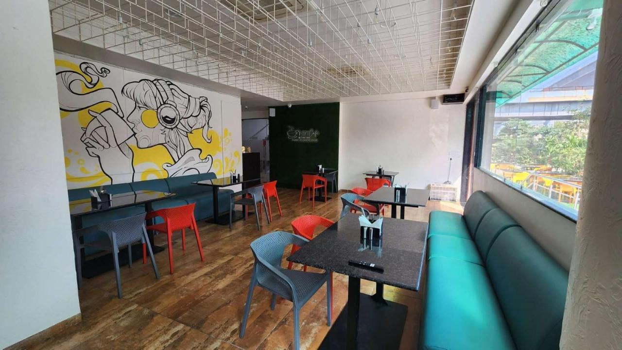 Apricot Hotel , Ahmedabad Extérieur photo